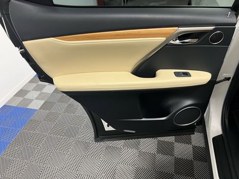 Used 2022 Lexus RX 350L FWD w/ Premium Package image 9