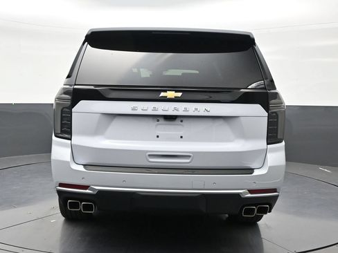 Used 2026 Chevrolet Suburban High Country AWD/4WD image 4
