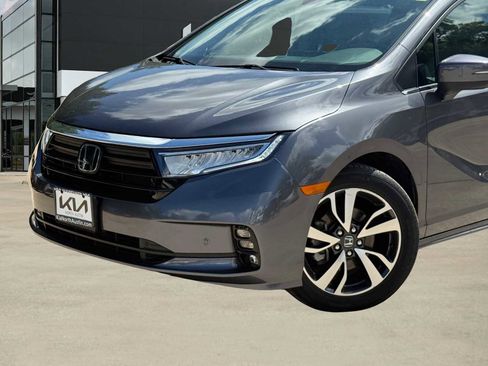 Used 2023 Honda Odyssey Touring image 5