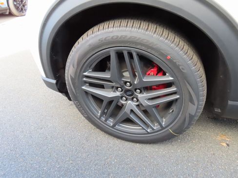 New 2026 Ford Explorer ST w/ Sun And Sound Package image 7