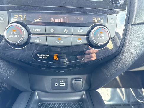 Used 2020 Nissan Rogue S image 21