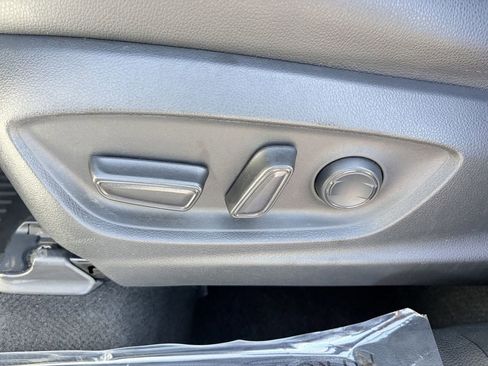 Used 2024 Toyota Corolla Cross XLE w/ Convenience Package image 20