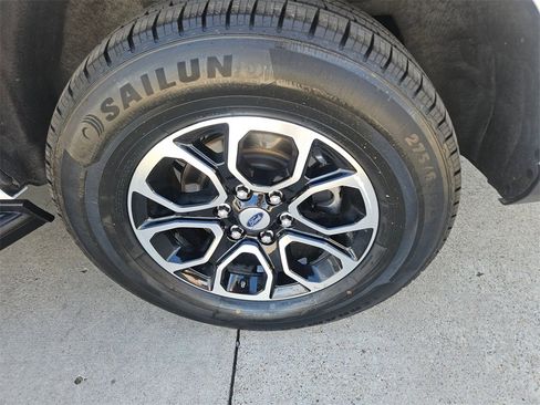 Used 2024 Ford Expedition Max XLT image 25