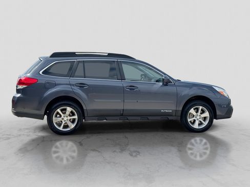 Used 2014 Subaru Outback 3.6R Limited w/ Moonroof Package AWD/4WD image 9