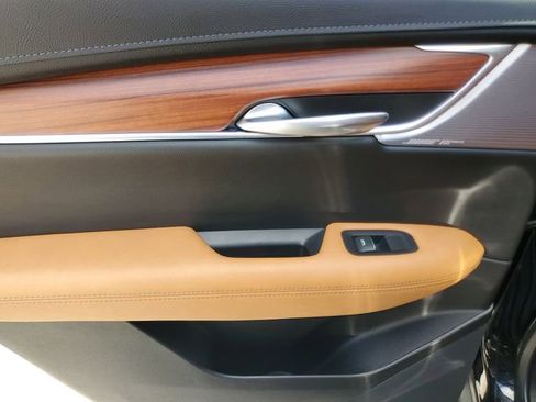 Certified 2024 Cadillac XT5 Premium Luxury image 12