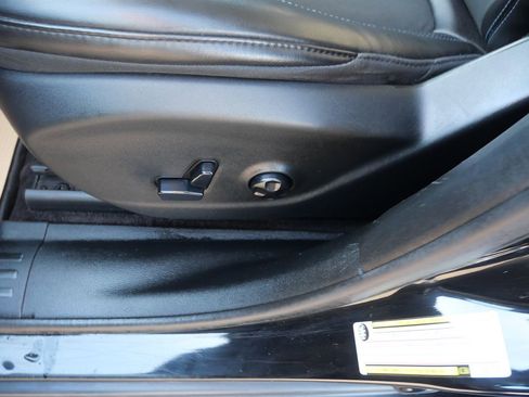 Used 2019 Jeep Cherokee Latitude Plus w/ Cold Weather Group image 16