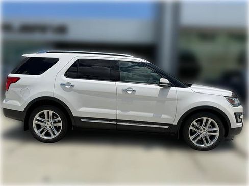 Used 2017 Ford Explorer Limited FWD image 7