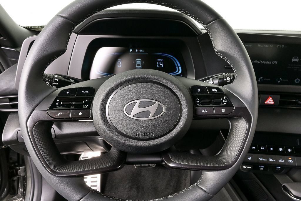 Used 2026 Hyundai Elantra SEL Sport FWD image 11