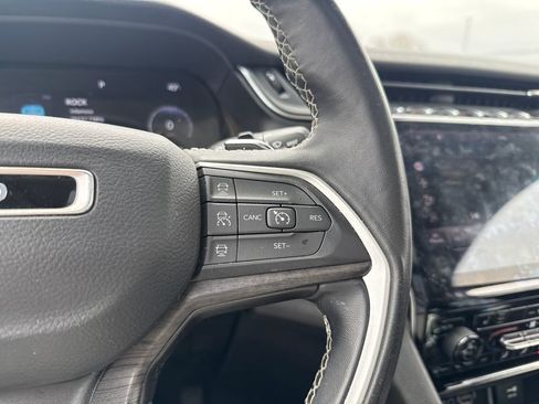 Used 2022 Jeep Grand Cherokee L Limited AWD/4WD image 16
