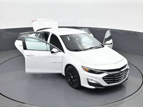 Used 2020 Chevrolet Malibu LT FWD image 29