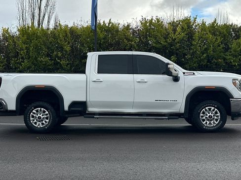 Used 2023 GMC Sierra 2500 SLE w/ SLE Value Package; image 3