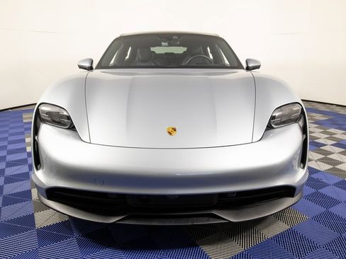 Used 2022 Porsche Taycan image 2