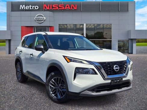 Used 2023 Nissan Rogue S image 1