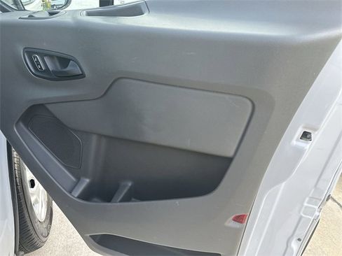 Used 2023 Ford Transit 350 XLT image 39