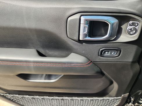 Used 2024 Jeep Wrangler Unlimited Rubicon image 29