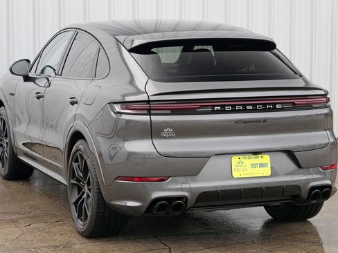 Used 2025 Porsche Cayenne S image 53