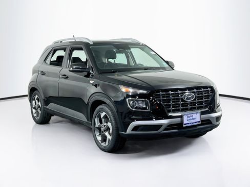 Used 2023 Hyundai Venue SEL w/ Cargo Package FWD image 3