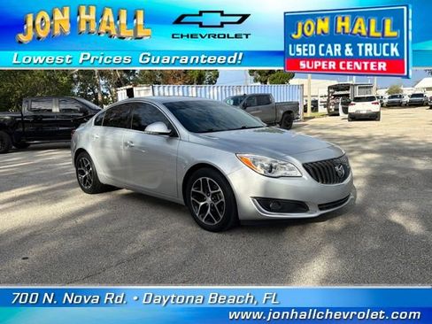 Used 2017 Buick Regal Sport Touring image 1