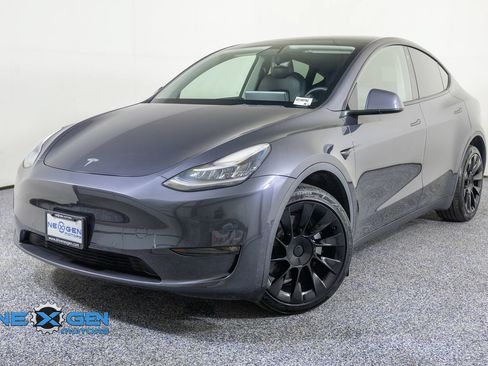 Used 2022 Tesla Model Y Long Range AWD/4WD image 3