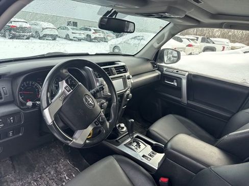 Used 2016 Toyota 4Runner SR5 Premium image 11
