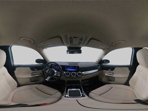 Used 2026 Mercedes-Benz GLB 250 image 25