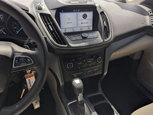 Certified 2017 Ford Escape SE w/ Equipment Group 201A FWD image 10