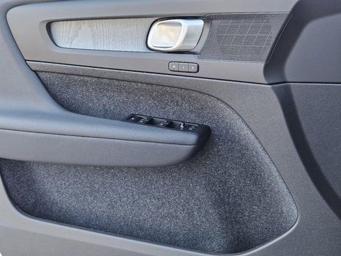 Certified 2025 Volvo XC40 B5 Core w/ Protection Package Premier image 11