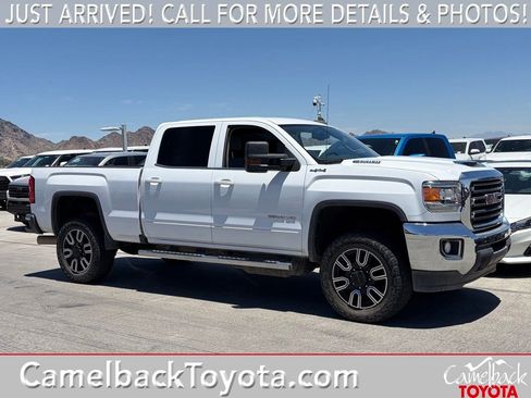 Used 2018 GMC Sierra 2500 SLE w/ SLE Preferred Package AWD/4WD image 1