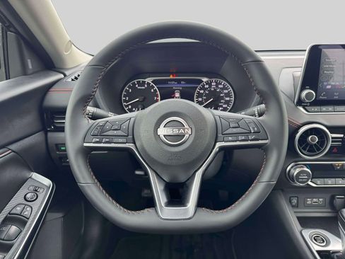 Used 2025 Nissan Sentra SR image 14