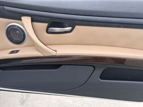 Used 2010 BMW M3 Convertible image 18