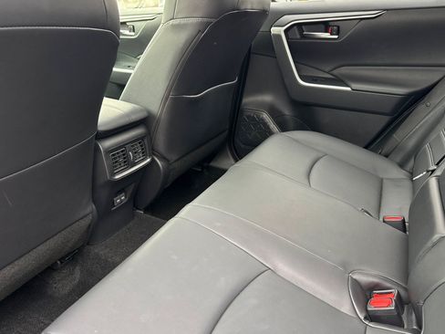 Used 2022 Toyota RAV4 XLE Premium AWD/4WD image 29