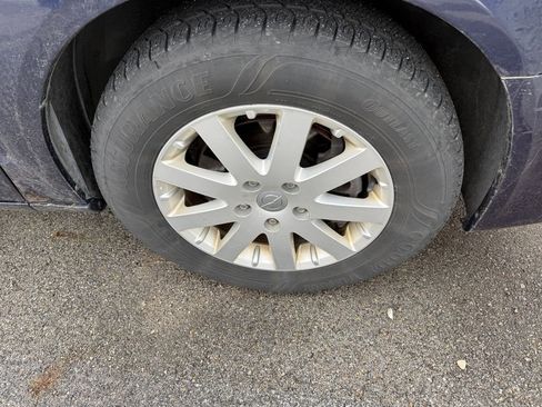 Used 2014 Chrysler Town & Country Touring image 5