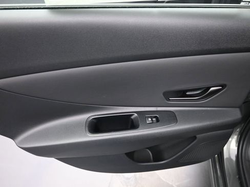 Certified 2025 Hyundai Elantra Sport image 24