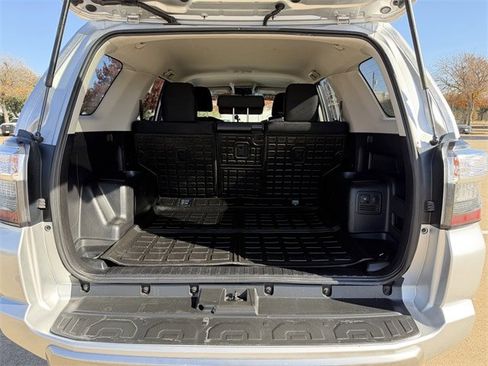 Used 2019 Toyota 4Runner TRD Off-Road image 29