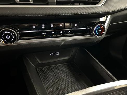 Used 2025 Chevrolet Equinox LT AWD/4WD image 17