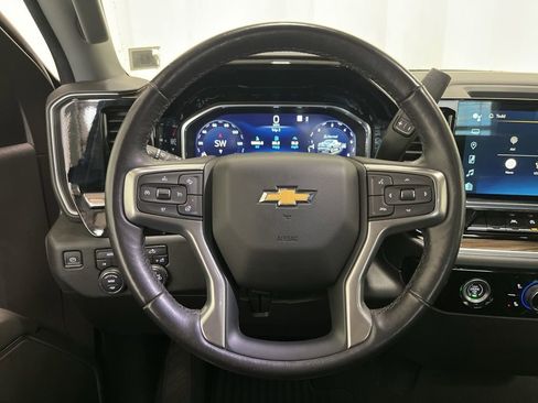 Used 2022 Chevrolet Silverado 1500 LT AWD/4WD image 4