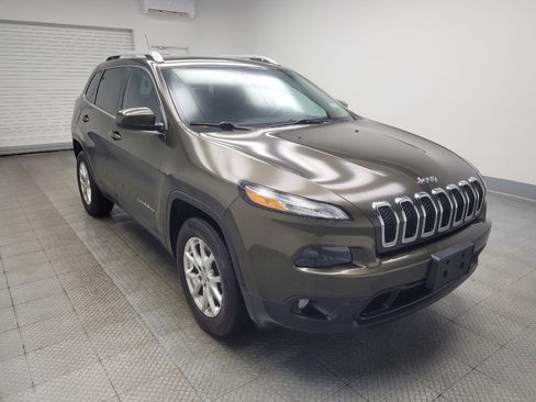 Used 2015 Jeep Cherokee Latitude w/ Cold Weather Group AWD/4WD image 13