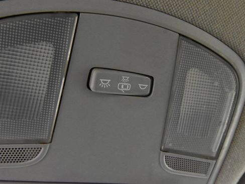 Used 2020 Hyundai Ioniq SE image 23