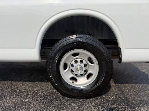 Used 2020 Chevrolet Express 2500 w/ Communications Package RWD image 25