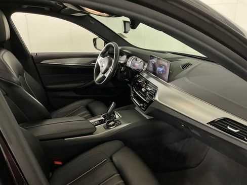 Used 2018 BMW M550i xDrive AWD/4WD image 33
