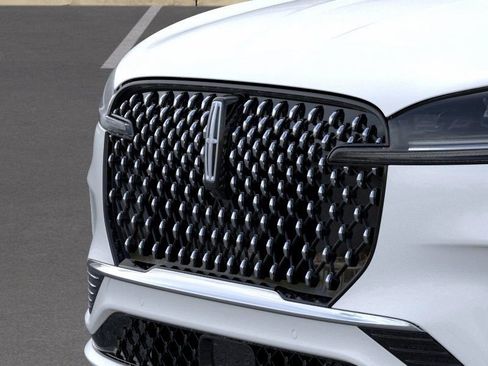 New 2026 Lincoln Aviator Black Label w/ Dynamic Handling Package image 17