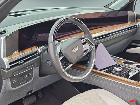 Certified 2025 Cadillac Escalade Sport Platinum AWD/4WD image 26