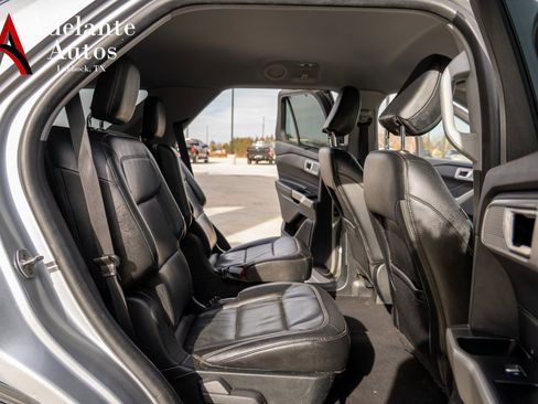 Used 2021 Ford Explorer Limited w/ Equipment Group 301A image 8