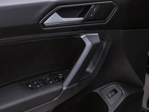 Used 2018 Volkswagen Tiguan SEL FWD image 27