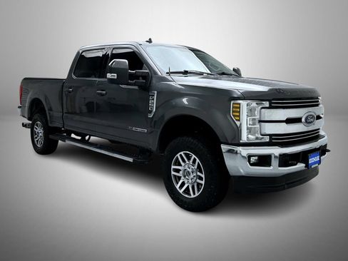 Used 2019 Ford F250 Lariat w/ Lariat Value Package AWD/4WD image 3