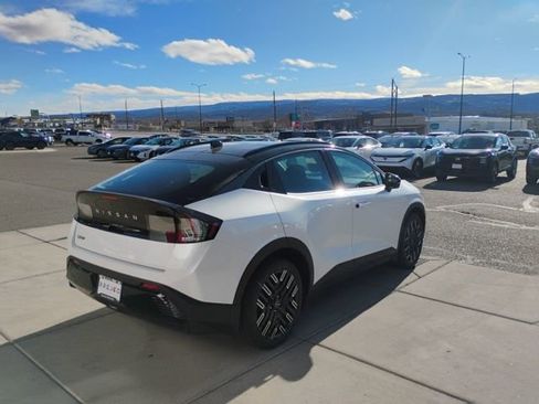 New 2026 Nissan Leaf Platinum+ w/ Cargo Package (Platinum+) FWD image 5