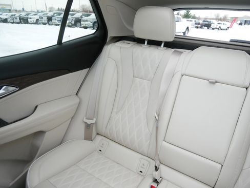 Used 2022 Buick Envision Avenir w/ Technology Package II image 12