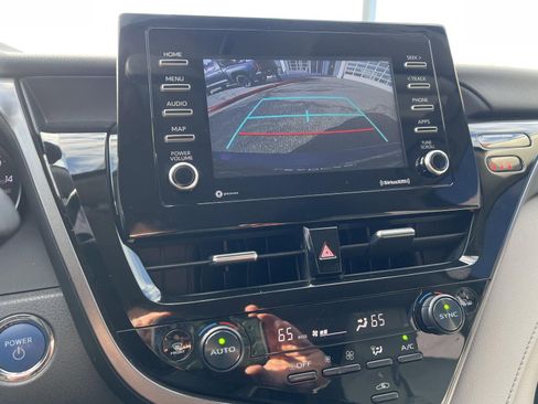 Used 2024 Toyota Camry SE image 5