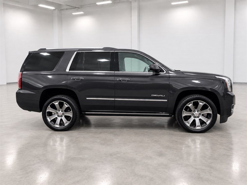 Used 2017 GMC Yukon Denali w/ Open Road Package AWD/4WD image 3