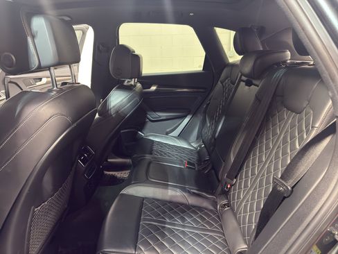 Used 2018 Audi SQ5 Premium Plus w/ S Sport Package image 29